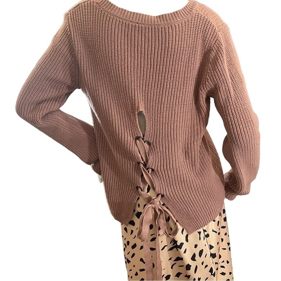 Moon & Madison Pink Mauve Sweater Tie Back Lacing Lace Up Woman’s Sweater Size M - Picture 3 of 14